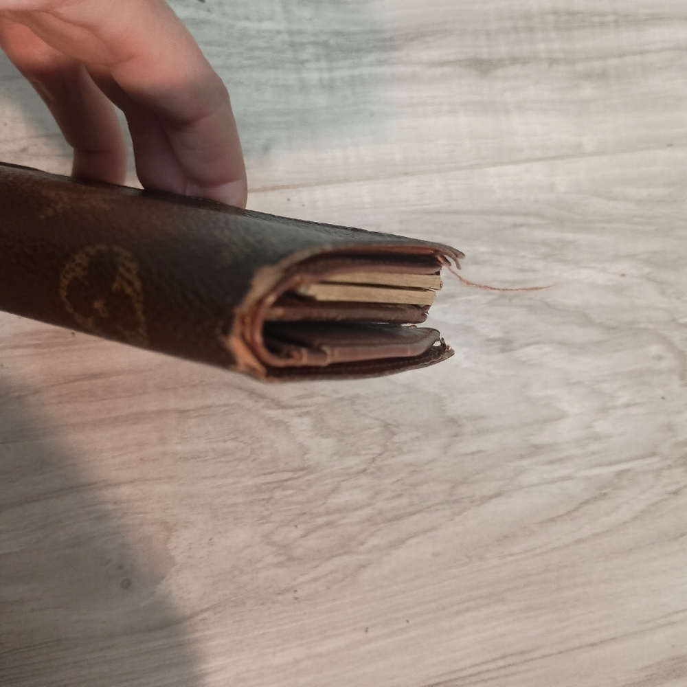 Authentic LOUIS VUITTON Vienois Wallet Kiss Lock Brown - Picture 3 of 16